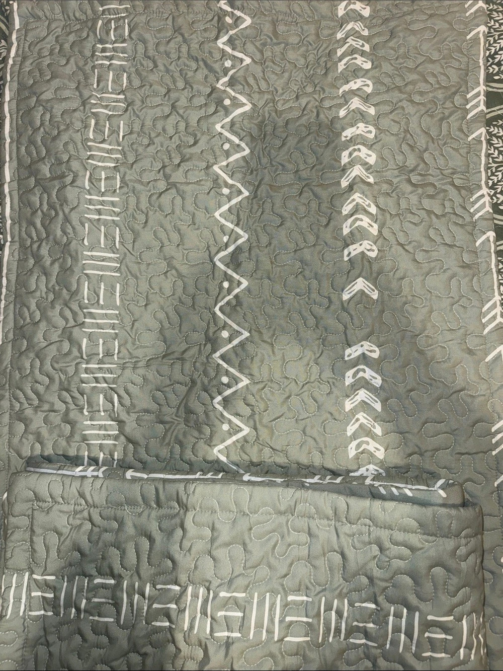 Mint Green & White Geometric Print King Size Pillow Sham (NEW)